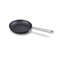 Сковорода чугунная Stark, 24 см