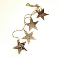   Golden Stars, 4 .